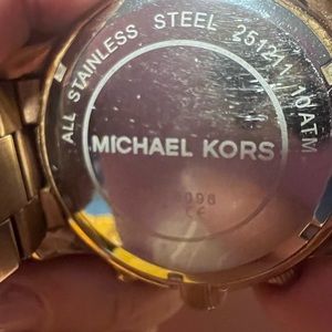 2000s famous large Michael Kors watch in rose gold
